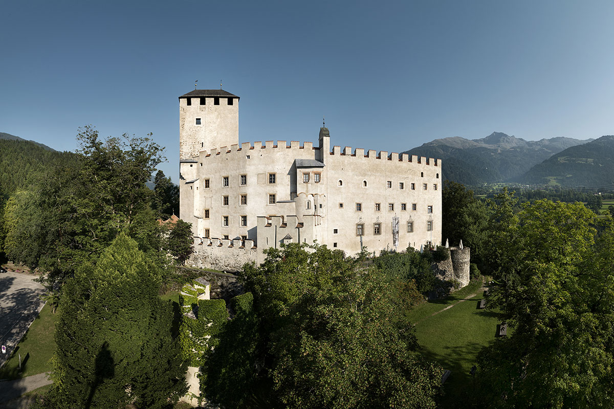 [Translate to Englisch:] Schloss Bruck